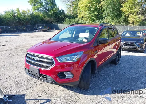 2018 Ford Escape Se из США, поврежденный, VIN 1FMCU9GD5JUD25151